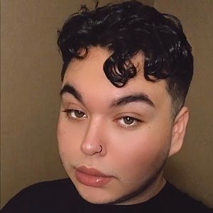 Meet your Posher, Cesar